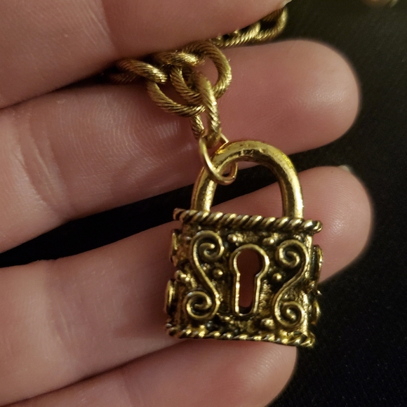 New Miss Ellie NYC Pearl Love Charm Bracelet. - Picture 8 of 16